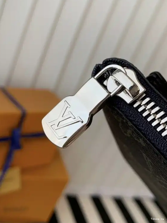 Cheap MESSENGER TRIO LOUIS VUITTON 0629